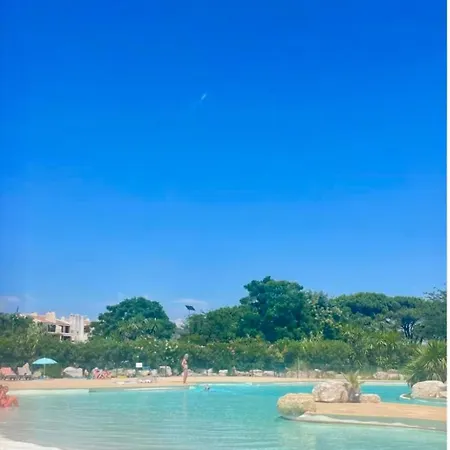 Lamoma 4 Person Air-conditioned Beachfront&lagoon Pool 아파트 *